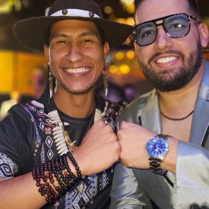 Representación artística para cantantes en Medellín